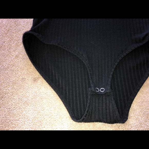 DESIGN LAB Bodysuit - Picture 3 of 3